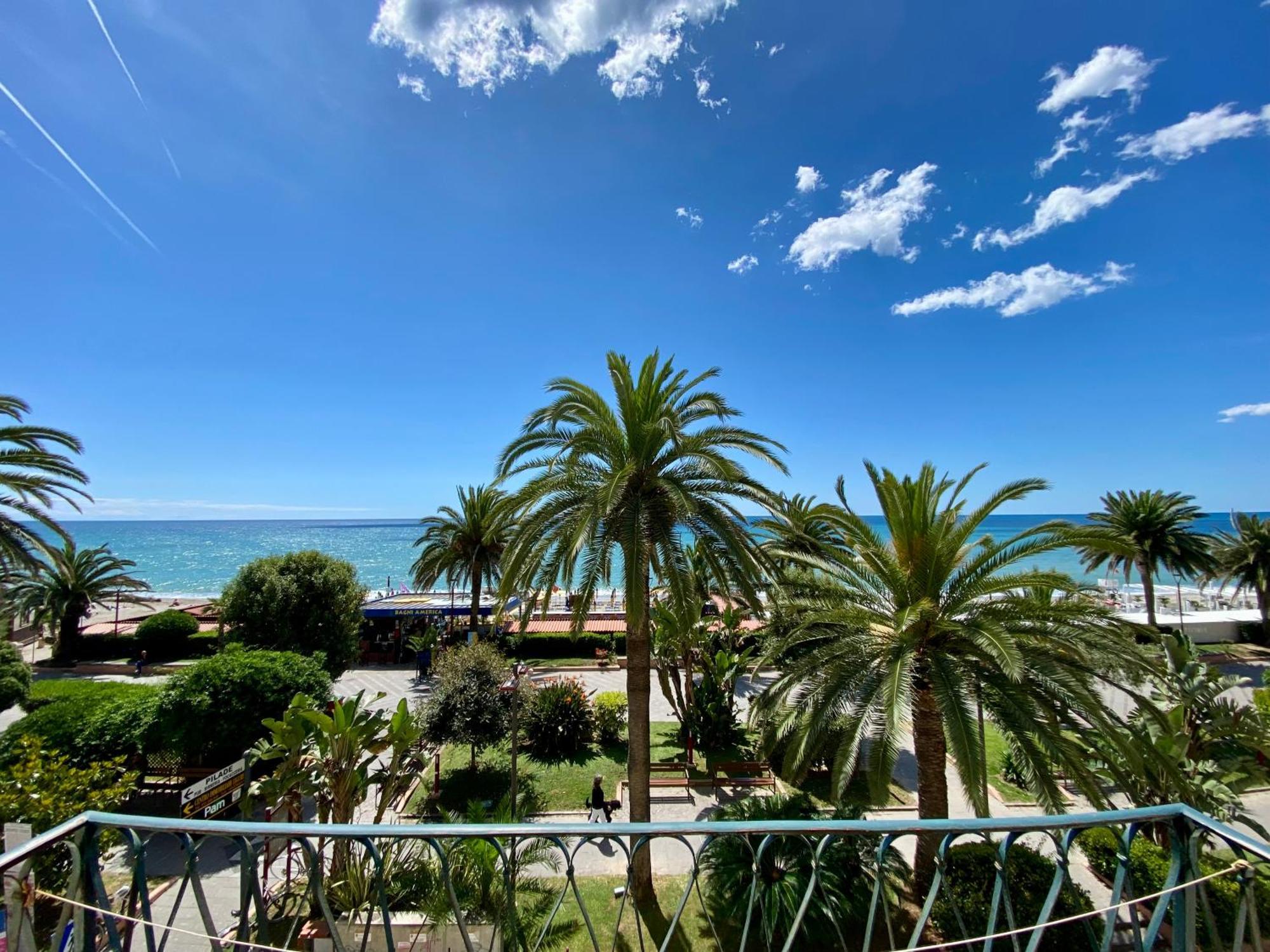 Hotel Gambone Finale Ligure Eksteriør bilde