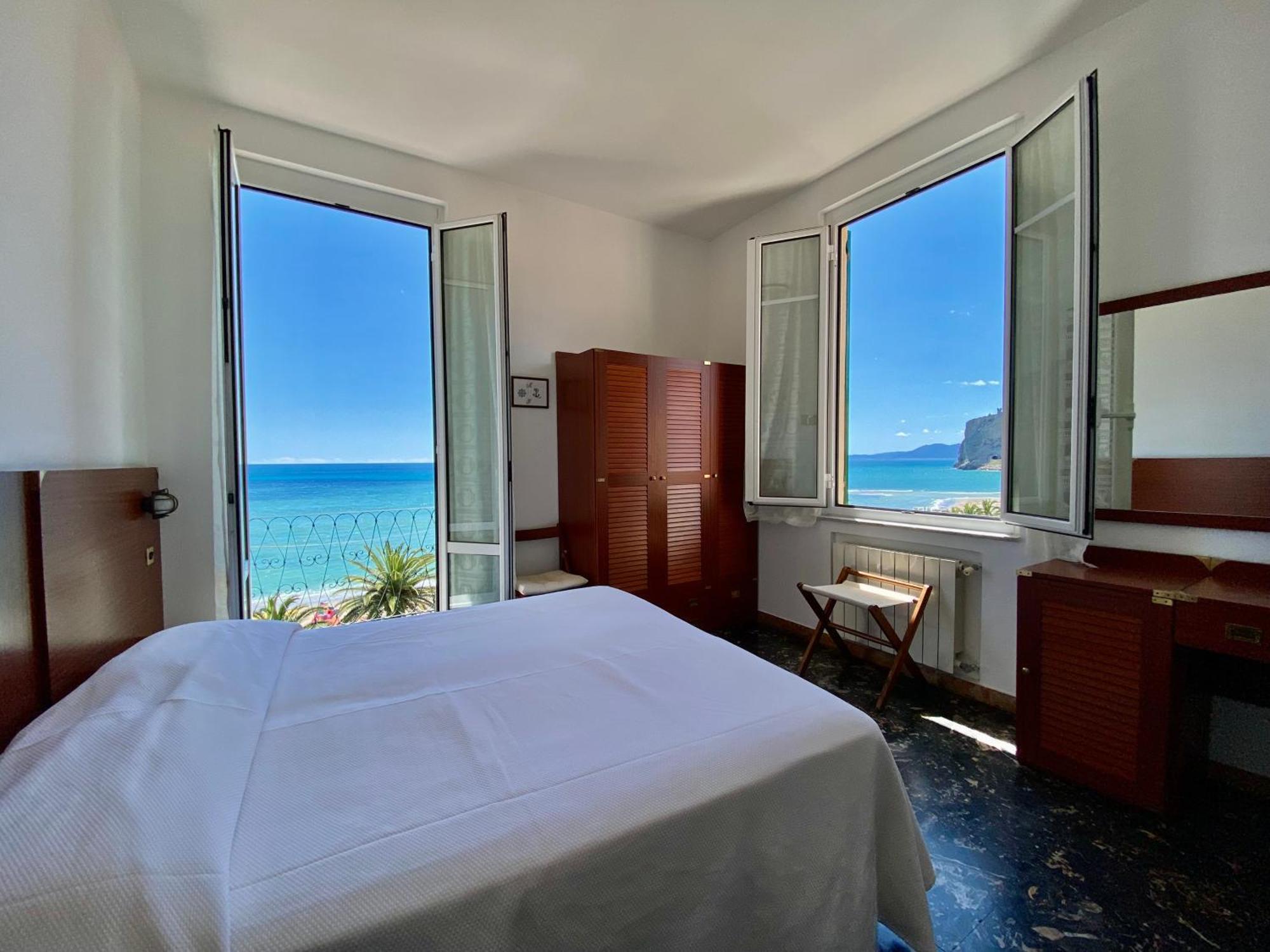 Hotel Gambone Finale Ligure Eksteriør bilde
