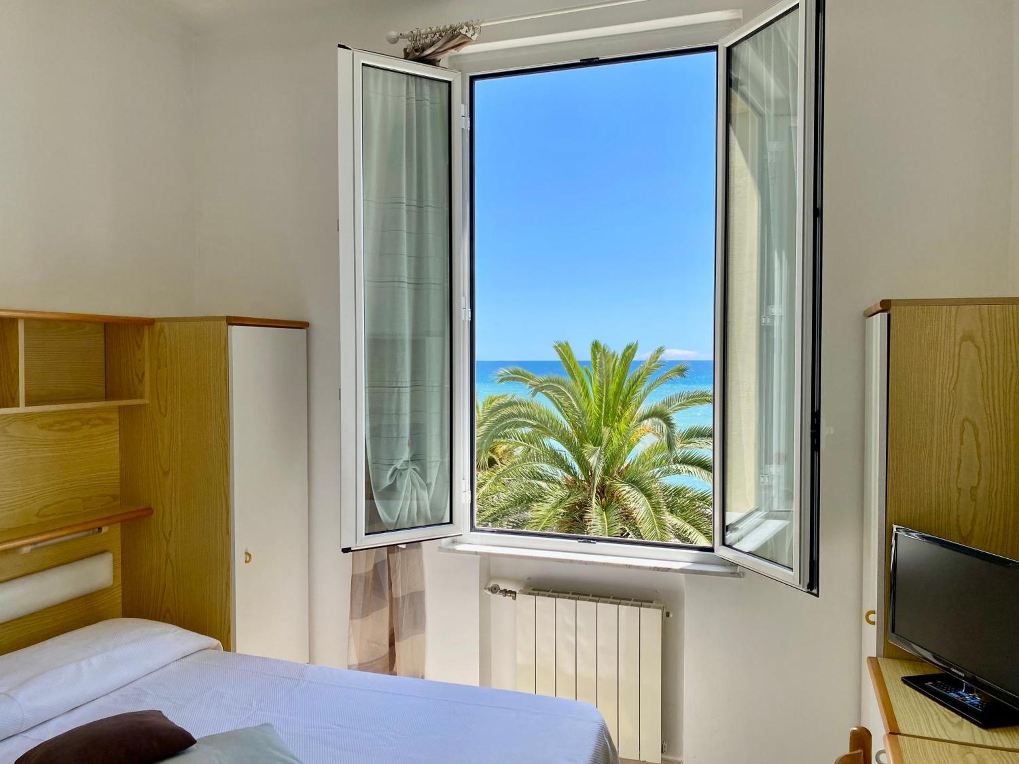 Hotel Gambone Finale Ligure Eksteriør bilde