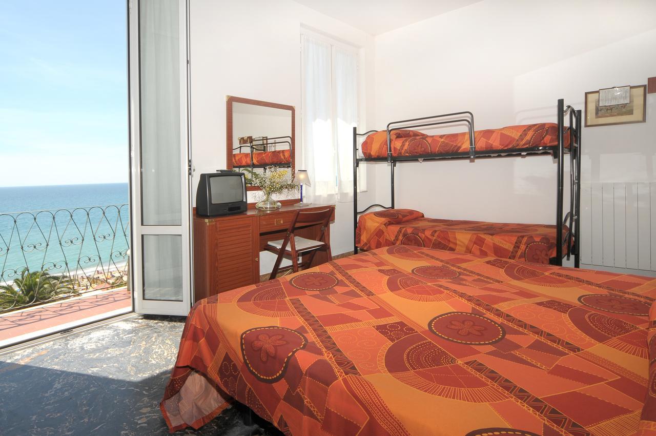 Hotel Gambone Finale Ligure Eksteriør bilde