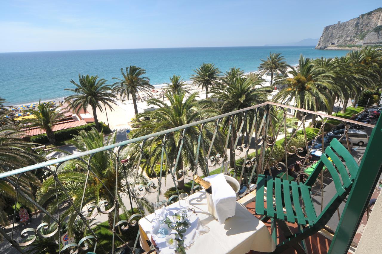 Hotel Gambone Finale Ligure Eksteriør bilde