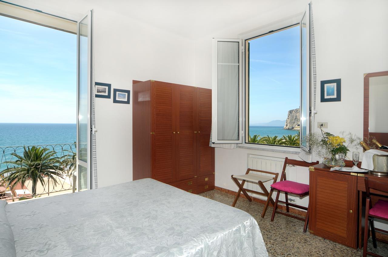 Hotel Gambone Finale Ligure Eksteriør bilde
